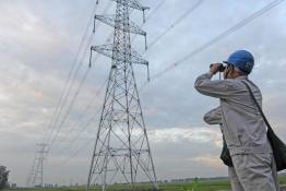 我國(guó)首條同塔雙回路特高壓交流輸電工程正式并網(wǎng)投運(yùn)