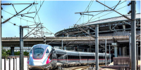 “復(fù)興號(hào)”高鐵給中國(guó)新能源汽車彎道超車做出榜樣