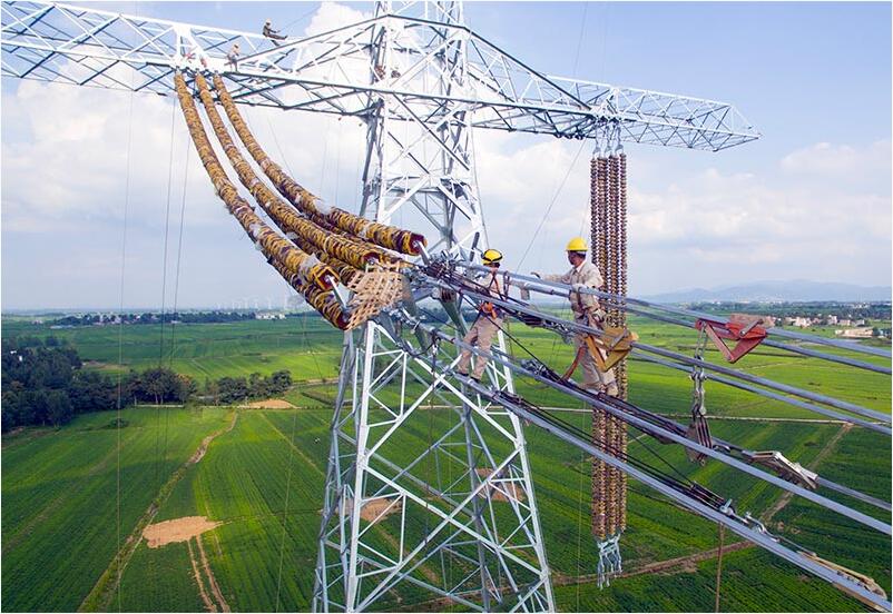 昌吉—古泉±1100千伏特高壓直流輸電工程豫2標段組塔施工