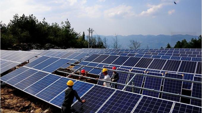 “國網(wǎng)陽光扶貧行動(dòng)”巴東首批40個(gè)村級(jí)光伏發(fā)電站建成投運(yùn)