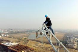 鐵塔“長(zhǎng)高” “讓位”高鐵