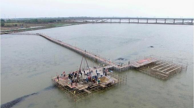 浮橋上的攻堅戰(zhàn)