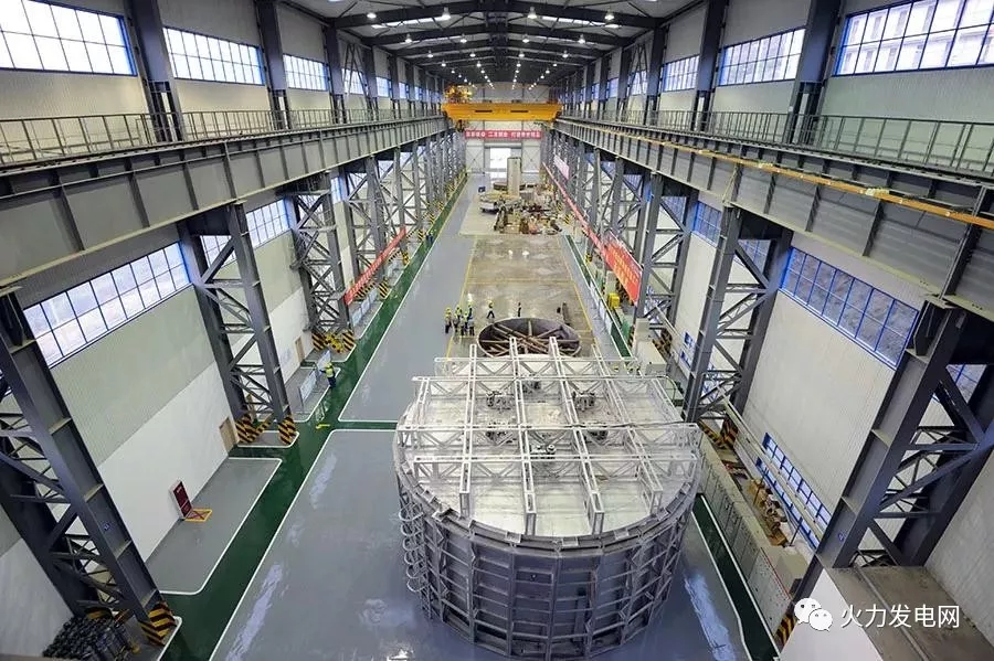 世界首臺(tái)百萬(wàn)千瓦水電機(jī)組轉(zhuǎn)輪在東方電機(jī)白鶴灘轉(zhuǎn)輪加工廠開(kāi)焊