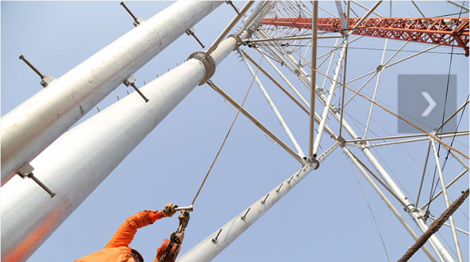 榆橫—濰坊1000千伏特高壓工程昌樂境內（29標段）首基鐵塔組立完成