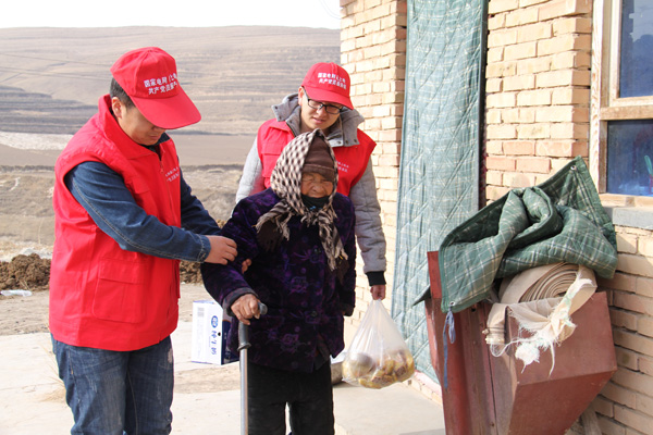 寧夏電力各基層單位組織開展學(xué)雷鋒活動