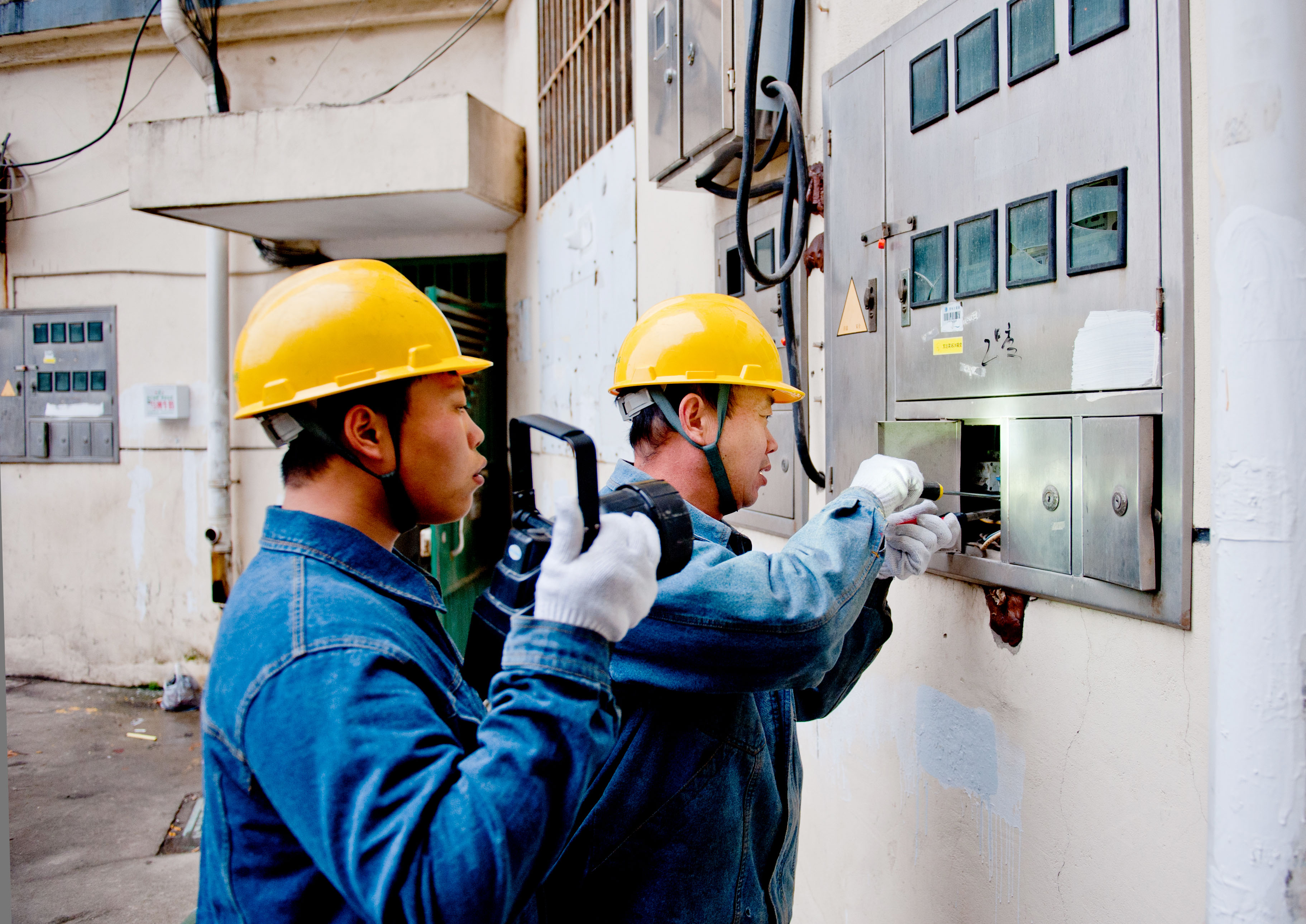 靖江供電快速搶修恢復客戶用電