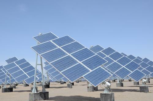 格爾木新增光伏風(fēng)力并網(wǎng)裝機950兆瓦 創(chuàng)歷年之最