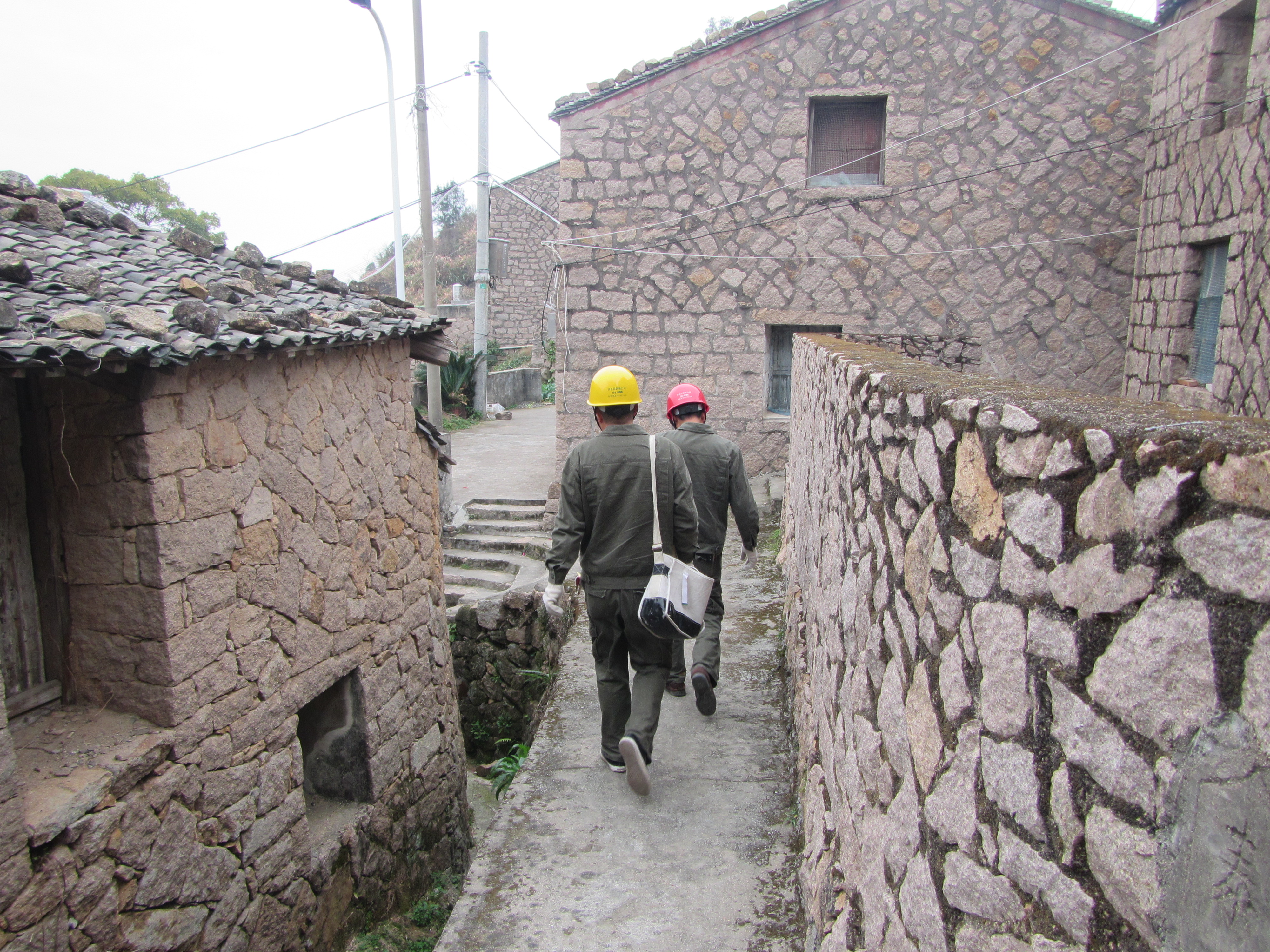 黨員服務(wù)隊(duì)丨洞頭區(qū)供電確保返鄉(xiāng)人員用電