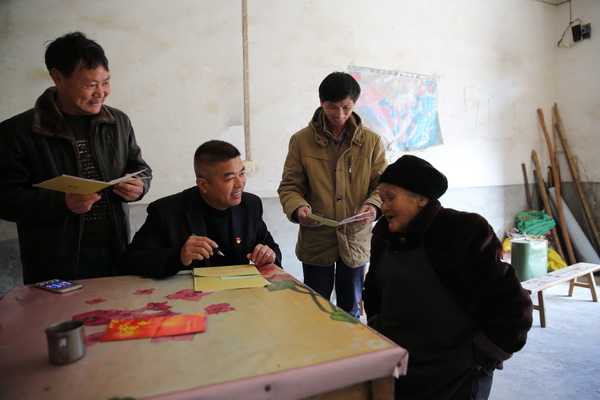 泰寧供電歲末嚴寒關愛精準扶貧戶