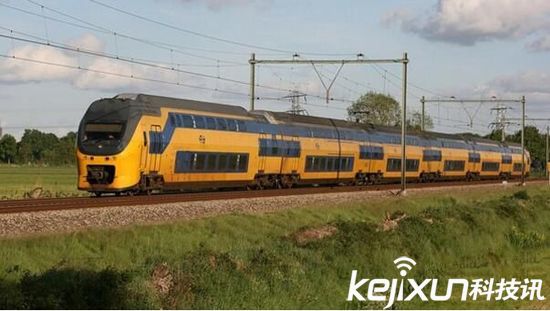 荷蘭實(shí)現(xiàn)100%風(fēng)能運(yùn)行火車 “風(fēng)車王國”名不虛傳