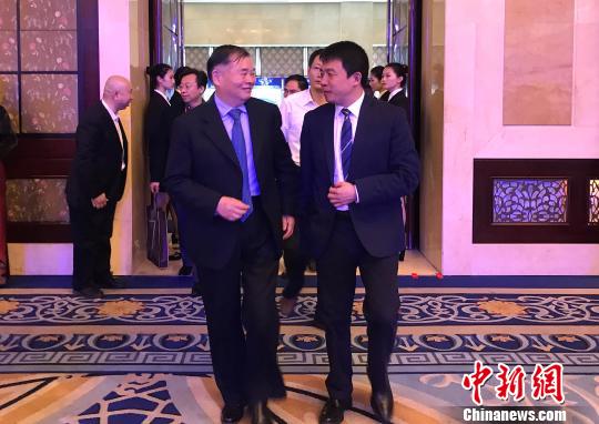 首屆中國(guó)新能源動(dòng)力電池暨儲(chǔ)能產(chǎn)業(yè)大會(huì)在泰州舉行