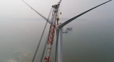 重磅！全球風輪直徑最大抗臺風型風電機組成功吊裝！