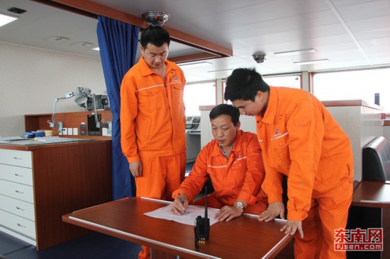 海上風(fēng)電作業(yè)平臺(tái)“大橋福船”號(hào)首秀 記者探訪揭秘背后故事