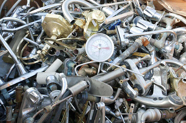 海關最大規(guī)模打擊“洋垃圾”，17地同時收網打掉團伙39個