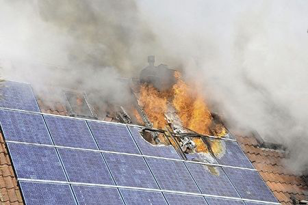 夏天到了 火災(zāi)事故頻發(fā) 光伏電站如何防火？