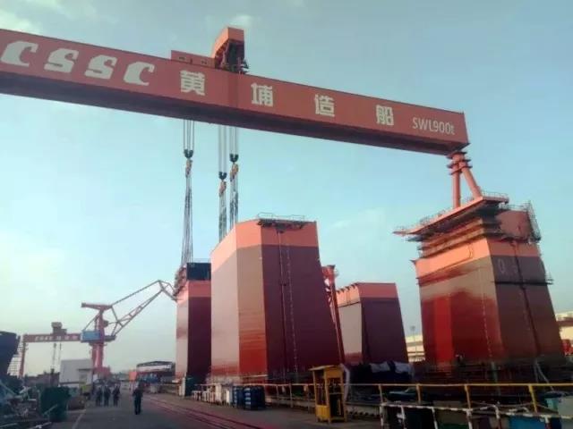 可抗16級臺風(fēng)、服務(wù)10MW海上風(fēng)機(jī)！全球首制深潛坐底多功能風(fēng)電工程船交付