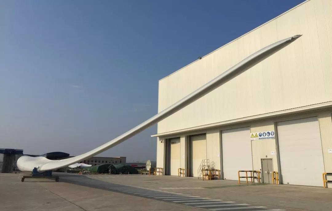 72米長(zhǎng)、LCOE最低！國(guó)內(nèi)首款海陸兩用風(fēng)電葉片成功下線