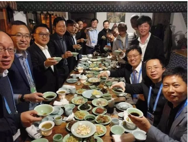 互聯(lián)網(wǎng)大佬的頂級(jí)飯局都吃啥？網(wǎng)友：看到了生態(tài)農(nóng)業(yè)的明天！