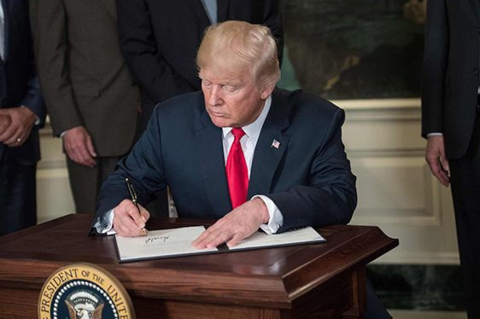 強(qiáng)硬回?fù)裘绹撇?伊朗最高領(lǐng)袖下令重啟核電站