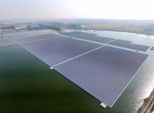 建在海上風(fēng)機(jī)之間的空閑海域 世界上第一個海上風(fēng)光電站指日可待！