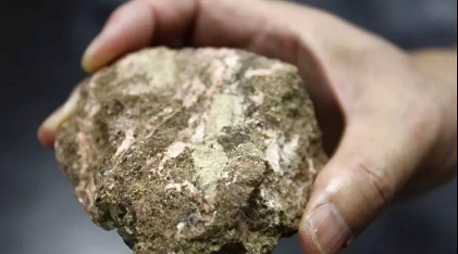 搬起石頭砸自己的腳！美國對中國稀土征稅？美國風電機組制造商開始犯愁了