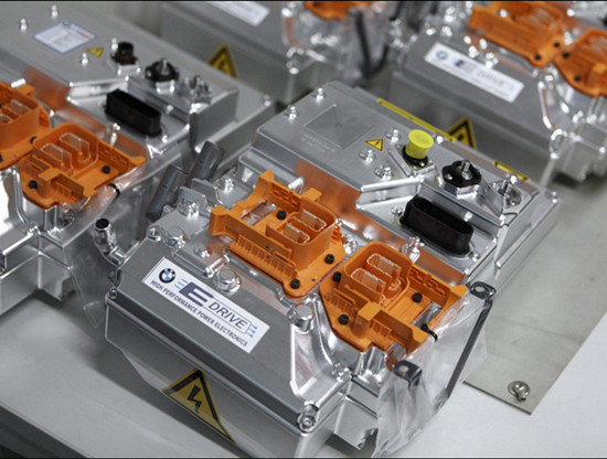 中國新能源汽車發(fā)展迅猛 動力鋰電池需求旺盛