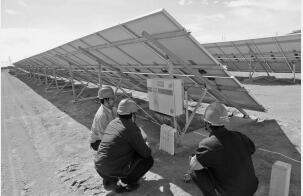 國網(wǎng)新疆電力新能源消納成效顯著：內(nèi)供外送兩手發(fā)力 迎來“風(fēng)光”新時代