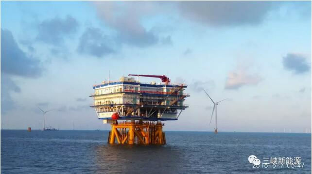 三峽新能源江蘇大豐300MW海上風(fēng)電項目升壓站順利吊裝