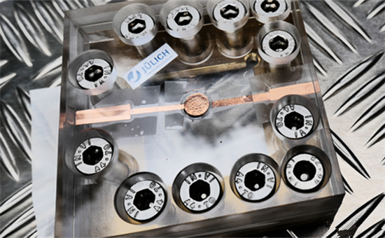 快充固態(tài)電池 不到一小時(shí)完成充電