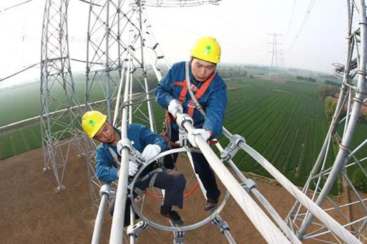 中央紀(jì)委國家監(jiān)委網(wǎng)站首頁刊發(fā)長(zhǎng)篇通訊《特高壓：打造電力輸送“超級(jí)動(dòng)脈”》