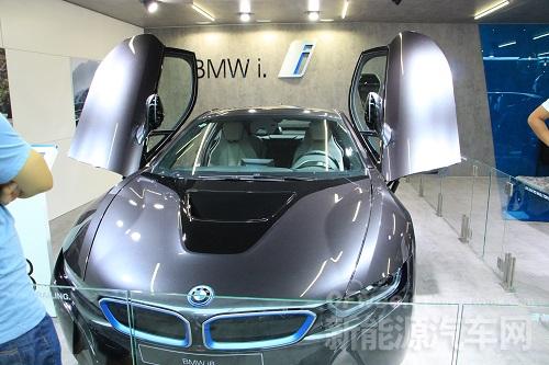 上海進(jìn)博會(huì)汽車科技前瞻：德系、美系、日韓同臺(tái)競(jìng)技