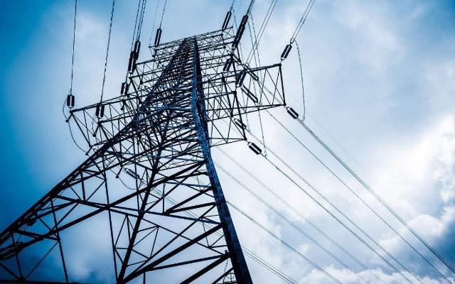 為什么高壓電線沒有絕緣外皮，雨天也不會出現(xiàn)電力故障呢？